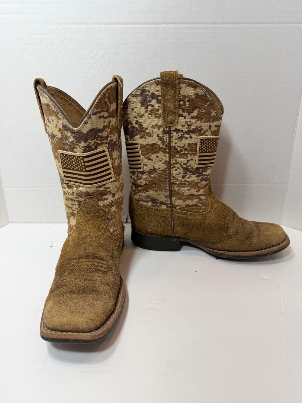 Ariat Workhog Patriot Steel Toe Work Boot Earth Sand Camo kids size 13.5US